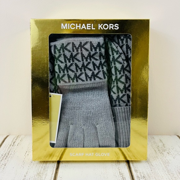 Michael Kors Women’s Scarf Hat Glove 3pc Set - Picture 1 of 6